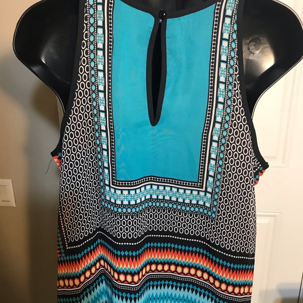 Super cute Summer Blouse - Picture 2 of 2